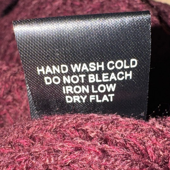 Iris basic oversized sweater with criss cross back. Deep purple Size M. - Picture 7 of 7